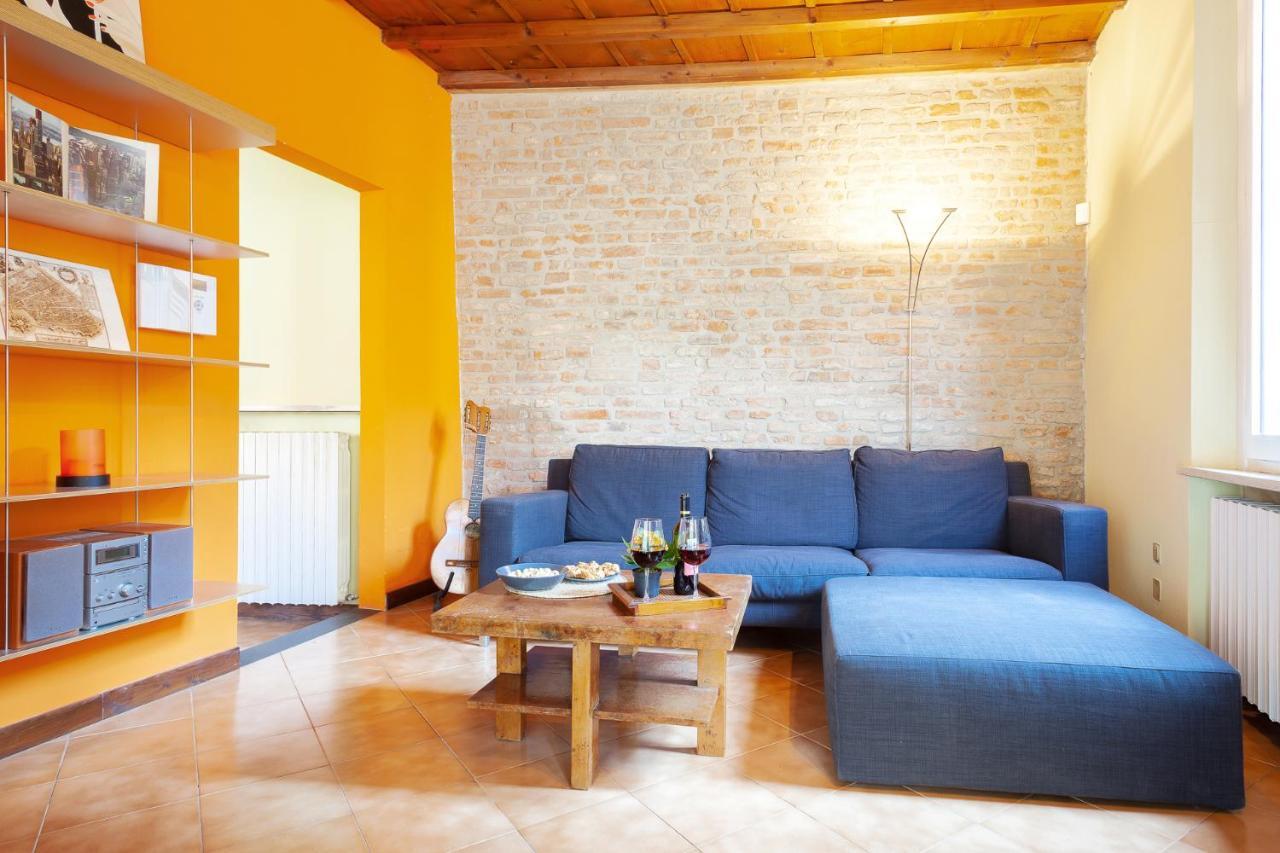 Ferrara Casa Dell'Archivolto Con Garage Apartment ภายนอก รูปภาพ
