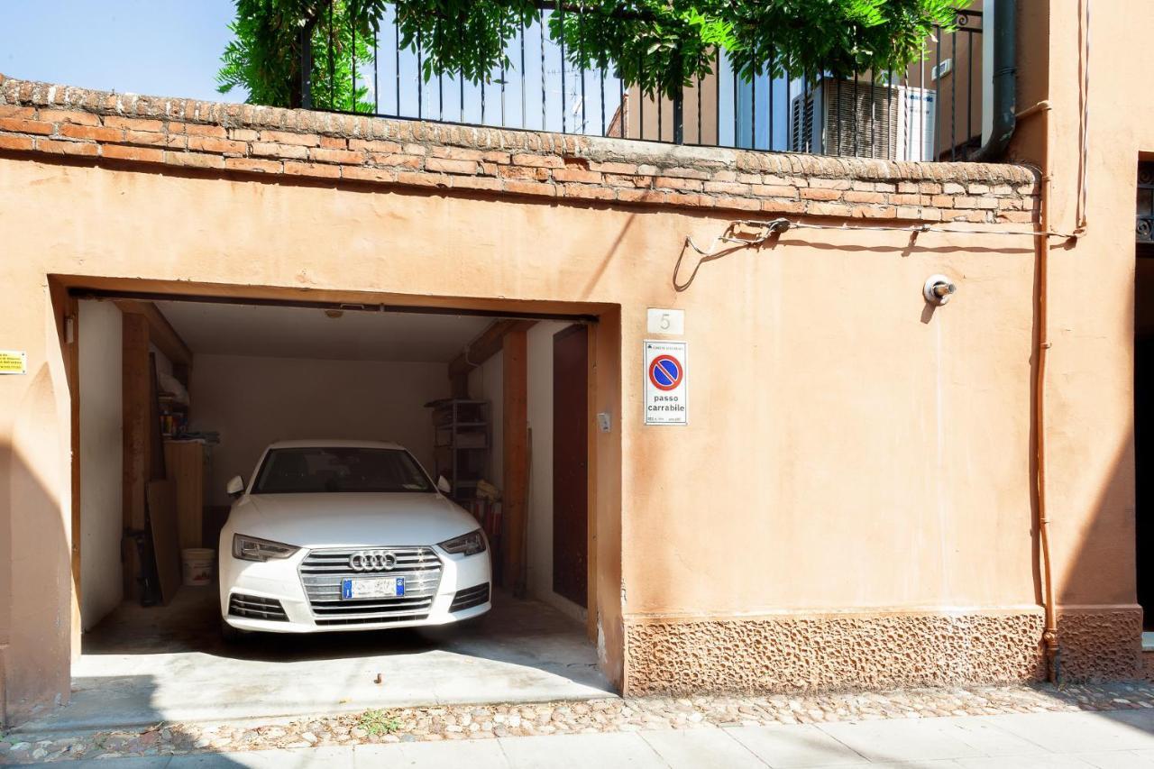 Ferrara Casa Dell'Archivolto Con Garage Apartment ภายนอก รูปภาพ