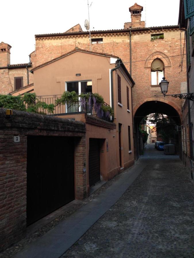 Ferrara Casa Dell'Archivolto Con Garage Apartment ภายนอก รูปภาพ
